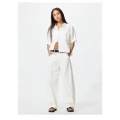 【新品未使用】UNIQLO ユニクロ　バギーカーブジーンズ 25 ホワイト