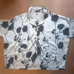 花柄ボタン付きシャツ XLサイズ