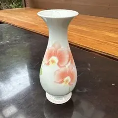 ピンクのランの花陶器花瓶 ピンクのランの花陶器花瓶 - メルカリ