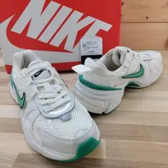 ナイキ ウィメンズ V2K ランホワイト/グリーン 23cm