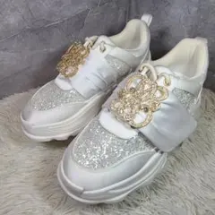 Item thumbnail for item 16f922d2-a04a-4e86-8be8-dfb6e8440f0b