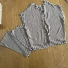 ニットベストのサムネイル