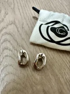 Charlotte CHESNAIS］シャルロット・シェネフックピアス - メルカリ