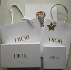 Dior ギフトボックス　スターチャーム　ビジュアルBOOK