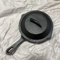 ニトリ　蓋付きスキレット 小型　鋳鉄のサムネイル