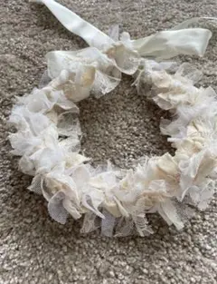 ベビーヘッドドレス　ヘアバンド　ベビークラウン　フリルレースホワイトヘアバンド