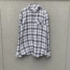 3196【バックナンバー】M♡チェック柄長袖シャツ 胸ポケット 薄手