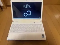 ノートパソコン　富士通　LIFEBOOK AH42/C（Windows10）