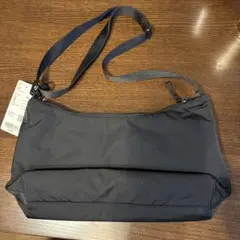 UNIQLO ユニクロ 2Way ワンハンドルバッグのサムネイル