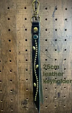 レザースタッズキーホルダー グリーン　htc CALEE schott等好きな方