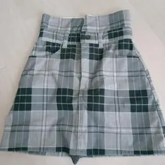 JENNI グレー系チェック柄ミニスカート　インナーパンツの裏地付き　140㎝