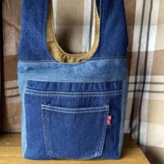 Item thumbnail for item 9c2e3d41-3b60-458a-8b44-c93917d0fb9f