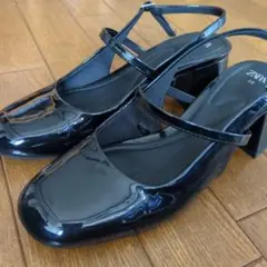 ZARA 黒色パンプスのサムネイル