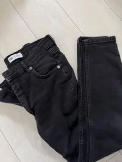 ZARA ブラック スリムフィット デニム