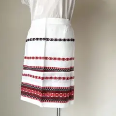 【フェリシモ】ハンガリー刺繍 エプロン 機能的 北欧のサムネイル