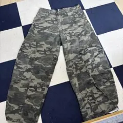 迷彩柄 カーゴパンツ ワイドシルエットのサムネイル