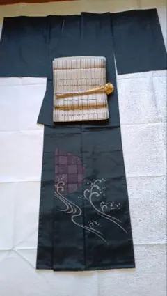 値下げ　￥13800→￥8500　染め大島紬墨黒　付け下げ　黒八掛け　モダン