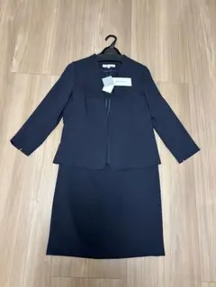 新品未使用NATURAL BEAUTY BASIC スカートスーツ　ネイビーL