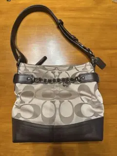 美品！！COACH ロゴ入りショルダーバッグ（調整可能なストラップ）