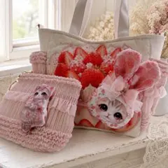 あ*き様 手作り♡ふんわりシフォンポケットの猫トートバッグ＆大きな苺ケーキ！お揃 あ*き様 手作り♡ふんわりシフォンポケットの猫トートバッグ＆大きな苺