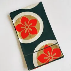 六通柄　袋帯 黒地 梅柄 金糸 ゴールド　豪華刺繍　リメイク　手芸　のれん　赤