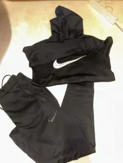 NIKEナイキ　セットアップ　ナイキパーカー　スウェットパンツ　上下組サーマ黒