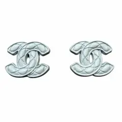 CHANEL ココマーク ピアス B21K ホワイト 925刻印ありのサムネイル