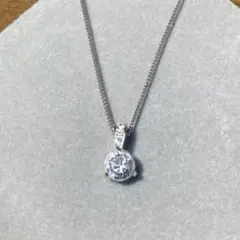 クリスタルネックレス