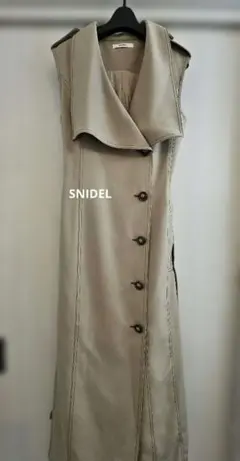 スナイデル　トレンチノースリワンピース　ベージュ　USED