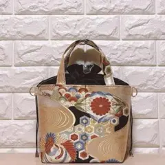 帯リメイク　金色流水柄　鳳凰 花古典柄刺繍　あおりポケット　黒色巾着トート