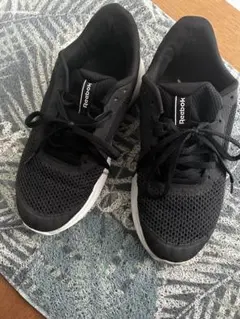 Reebok ブラック スニーカー 23㎝