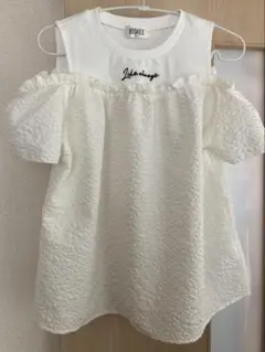 ☆BISKEE ☆刺繍入り肩開きトップスサイズ150