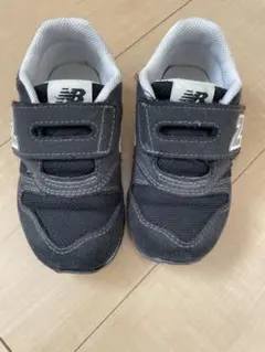 new balance 373 黒 15センチ