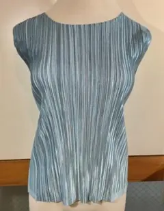 ○【未使用】PLEATS PLEASE プリーツプリーズ ノースリーブ 水色のサムネイル