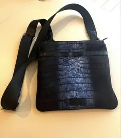 FENDI クロコ型押し柄 プリント ショルダーバッグ ブラック 内部破け有りのサムネイル