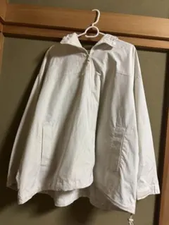 ホワイト フード付き マウンテンパーカー