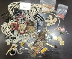 アクセサリー まとめ売り ブローチ ネックレス2.1kg アクセサリー まとめ売り ブローチ ネックレス2.1kg - メルカリ