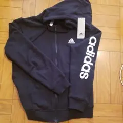 アディダス