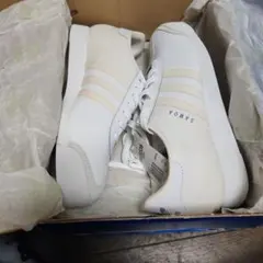 た*く様 【新品未使用】adidasアイランドシリーズ Samoa「サモア」白【のサムネイル