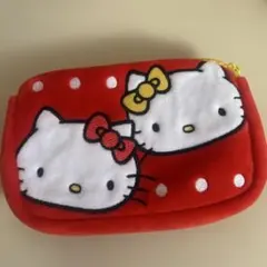 新品☆ ハローキティ　ティッシュケース ポーチ　マルチケース　赤