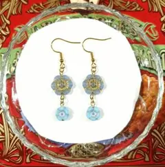揺れる〜2つの大きさのお花〜淡いブルー♡みずいろ〜ピアス〜ハンドメイド