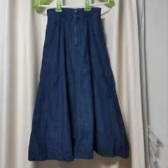 ユニクロ　ダークブルー デニム フレアスカート