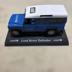 Land Rover Defender UNICEF ミニカーのサムネイル