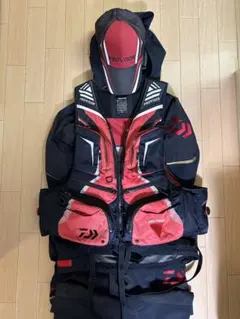 DAIWA PROVISOR フィッシング用ライフジャケット 黒/赤 ダイワPROVISOR フィッシング用ライフジャケット 黒/赤