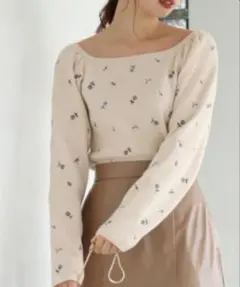 花柄刺繍 長袖セーター クリーム色