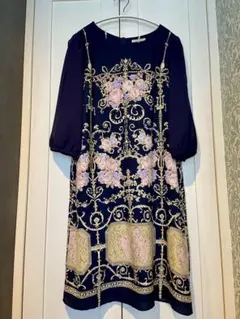 ローズティアラ 42ネイビー 花柄刺繍ワンピース