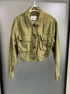 Bershka（ベルシュカ）／ショート丈ジャケット　カーキ