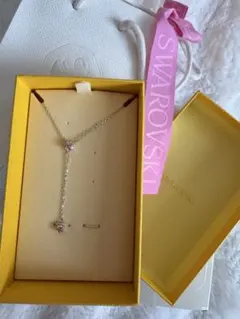 Swarovski ピンククリスタル Y字ネックレス