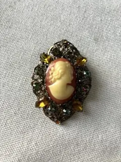 カメオスタイル ブローチ