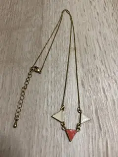 三角デザインネックレス
